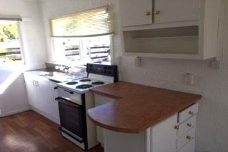 Photo of property in 2/318 Royal Road, Massey, Auckland, 0614