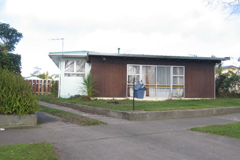 Photo of property in 42 Herbert Avenue, Cloverlea, Palmerston North, 4412
