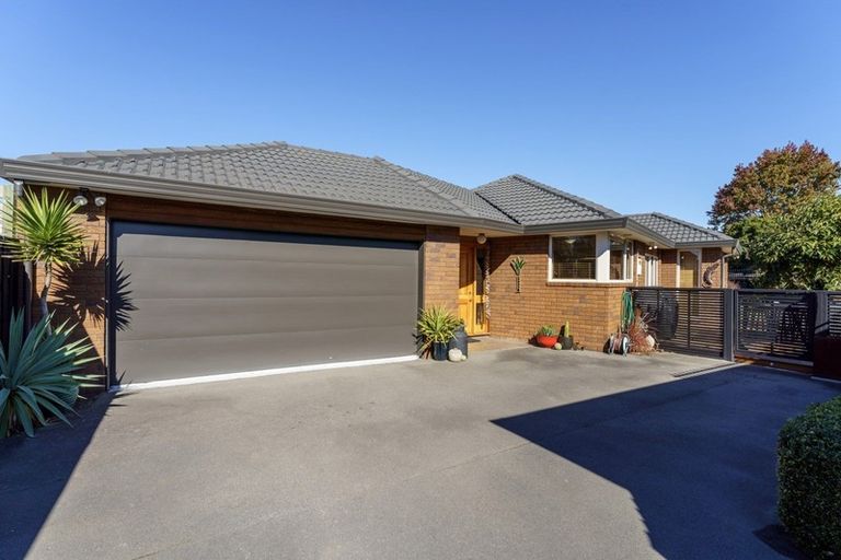 Photo of property in 2/54 Hudson Street, Bryndwr, Christchurch, 8053
