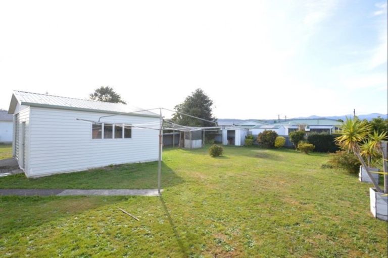 Photo of property in 16 Bartholomew Road, Levin, 5510