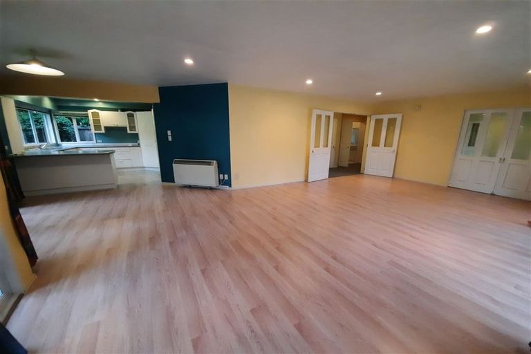 Photo of property in 32 Huntingdon Place, Avonhead, Christchurch, 8042