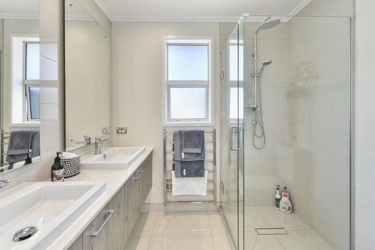 Photo of property in 7 Paso Fino Crescent, Karaka, Papakura, 2113