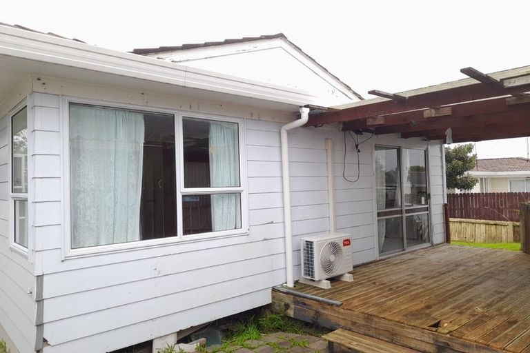 Photo of property in 3/3 Etherton Drive, Weymouth, Auckland, 2103