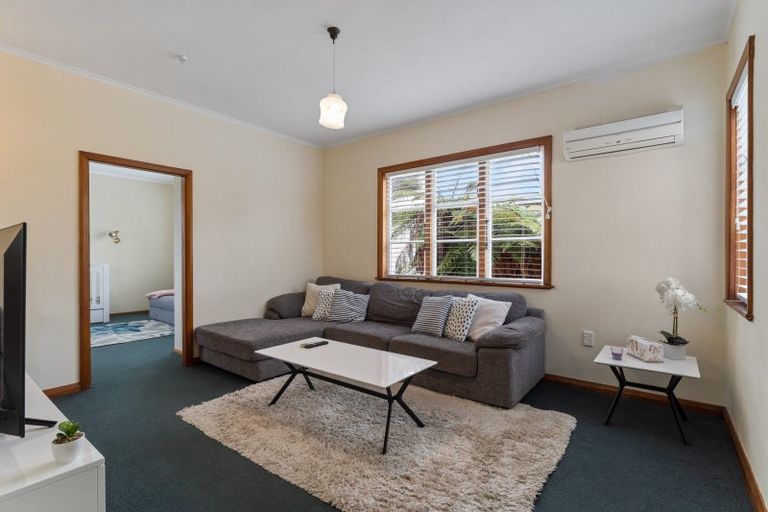 Photo of property in 43 Aotaki Street, Otaki, 5512