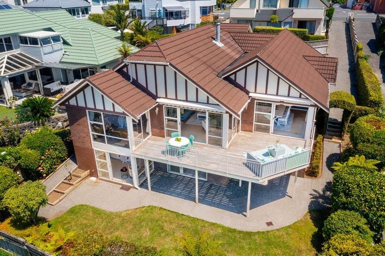 Photo of property in 2/40 Cook Street, Howick, Auckland, 2014