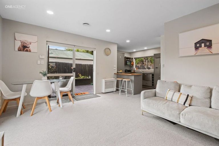 Photo of property in 2/4a Burnbrae Street, Saint Martins, Christchurch, 8022