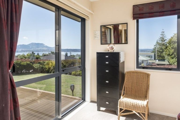 Photo of property in 3 Kinder Street, Acacia Bay, Taupo, 3330