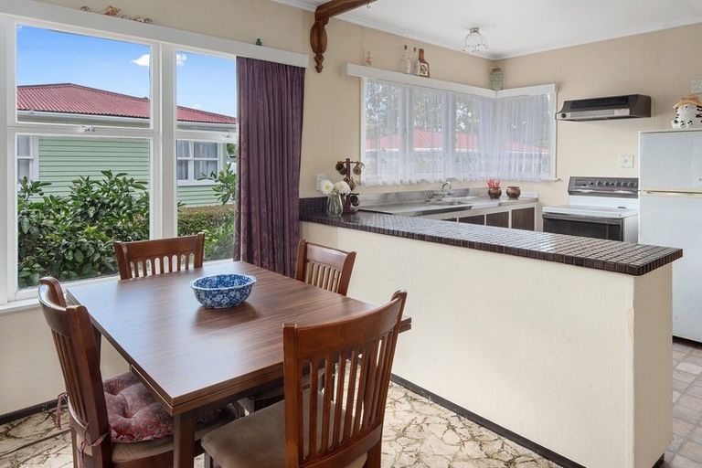 Photo of property in 1 Kowhai Park Road, Maunu, Whangarei, 0110