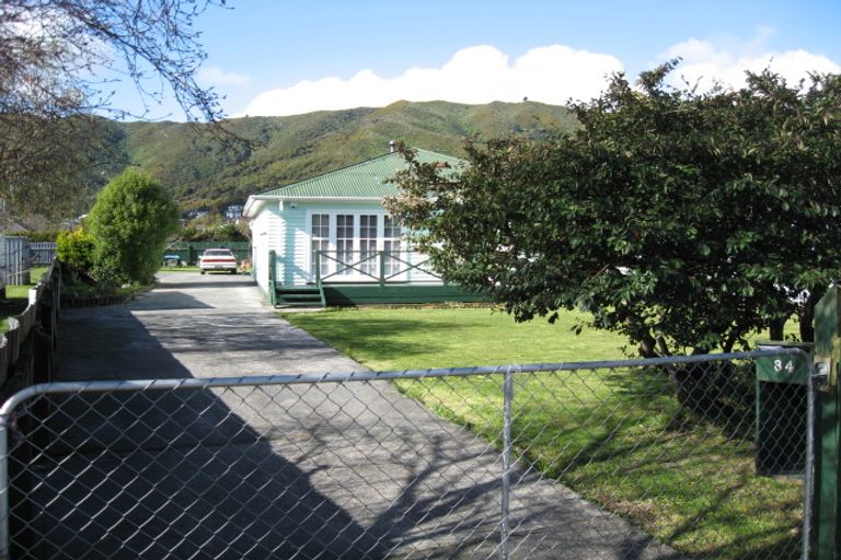 Photo of property in 84 Wellington Road, Wainuiomata, Lower Hutt, 5014