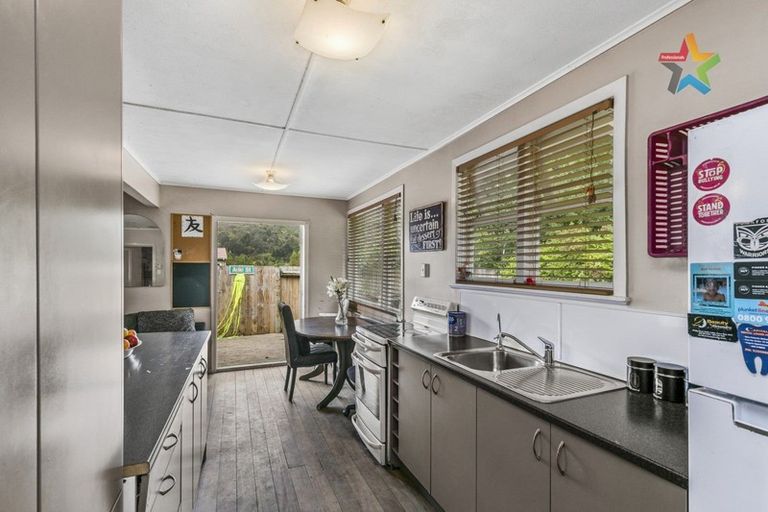 Photo of property in 3 Logie Street, Stokes Valley, Lower Hutt, 5019