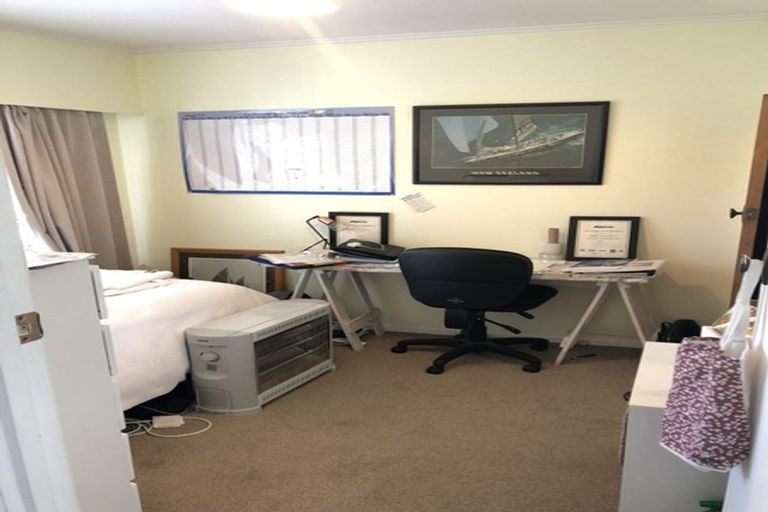 Photo of property in 2/1 Bellcroft Place, Belmont, Auckland, 0622