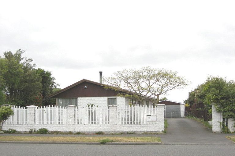 Photo of property in 159 Queenspark Drive, Parklands, Christchurch, 8083