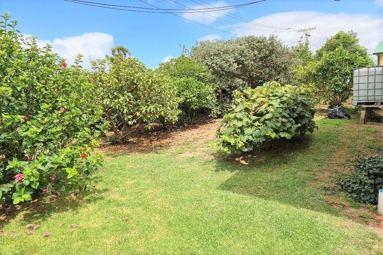 Photo of property in 10 Wallace Road, Mangere Bridge, Auckland, 2022