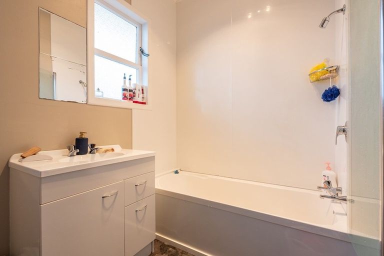 Photo of property in 43 Aotaki Street, Otaki, 5512