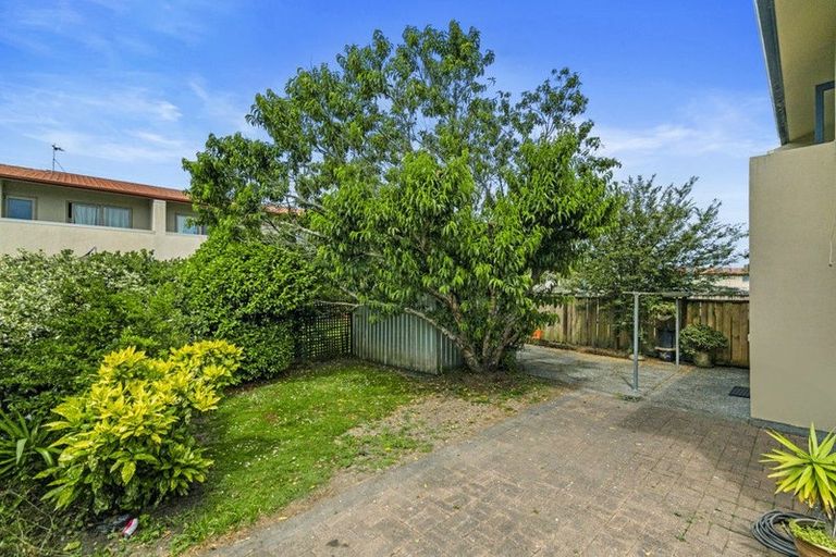 Photo of property in 8 Duxfield Drive, Ranui, Auckland, 0612