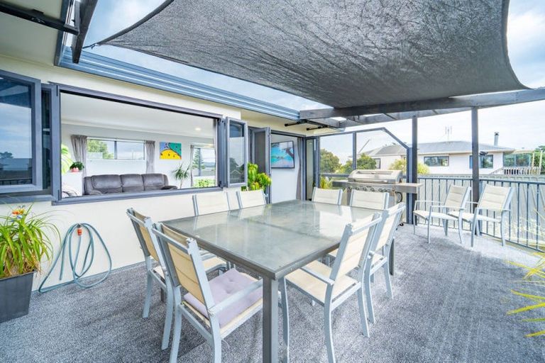 Photo of property in 19 Simpson Road, Papamoa Beach, Papamoa, 3118