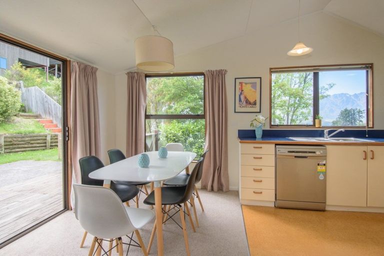 Photo of property in 9a Dart Place, Fernhill, Queenstown, 9300