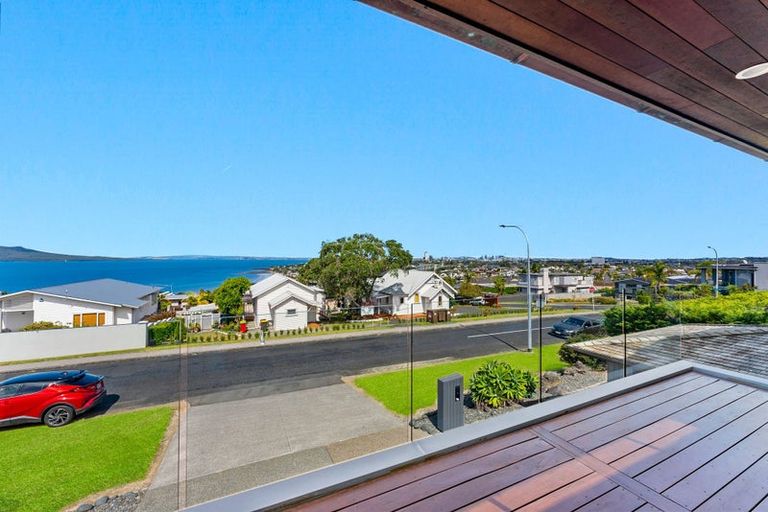 Photo of property in 11 Katui Street, Castor Bay, Auckland, 0620