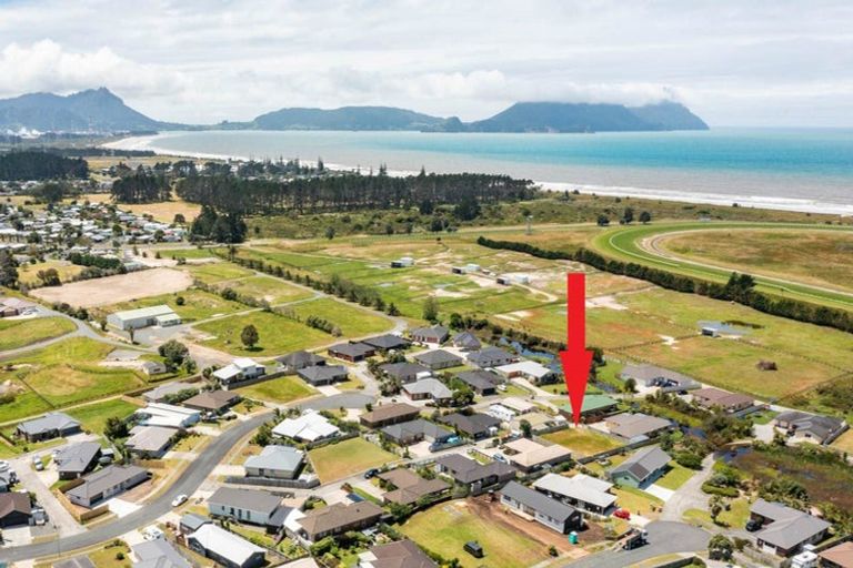 Photo of property in 36 Ocean View Rise, Ruakaka, 0116