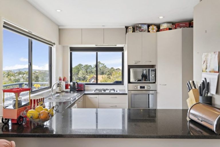 Photo of property in 278c Glamorgan Drive, Northcross, Auckland, 0630