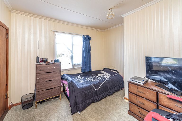 Photo of property in 4 Tongariro Street, Castlecliff, Whanganui, 4501