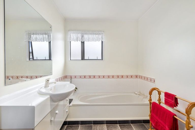 Photo of property in 26b Dixon Avenue, Hawera, 4610