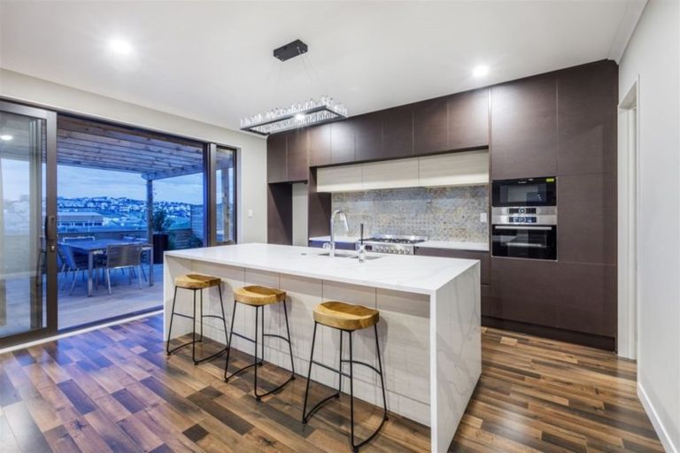 Photo of property in 17 Tawatawa Street, Long Bay, Auckland, 0630