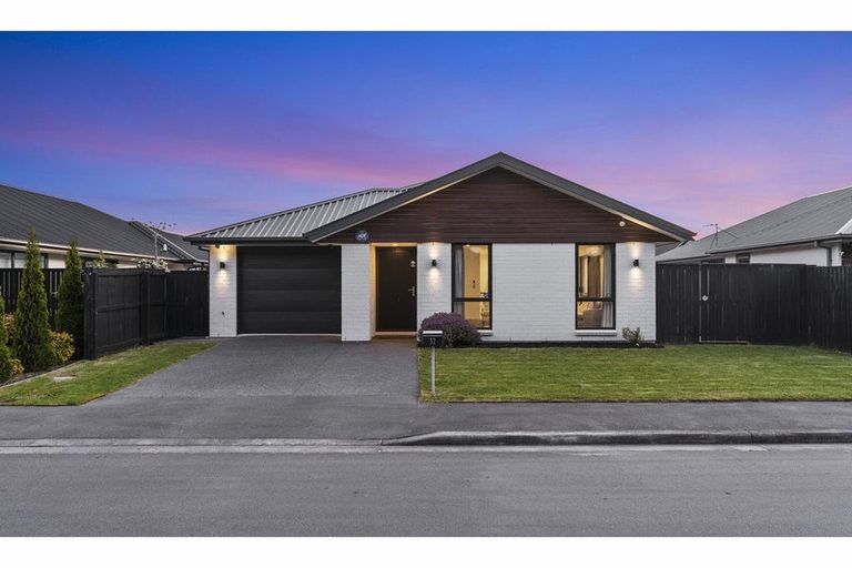 Photo of property in 32 Robert Duncan Road, Belfast, Christchurch, 8051