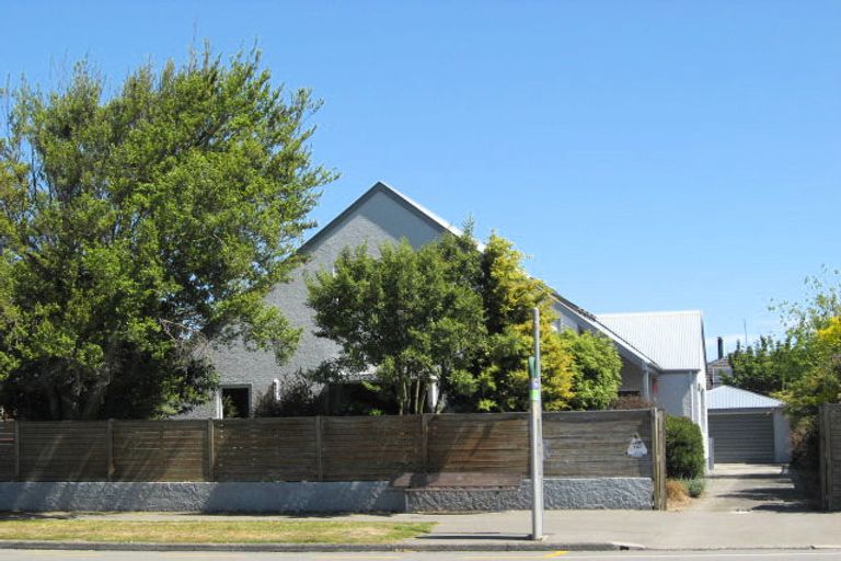 Photo of property in 147 Memorial Avenue, Burnside, Christchurch, 8053