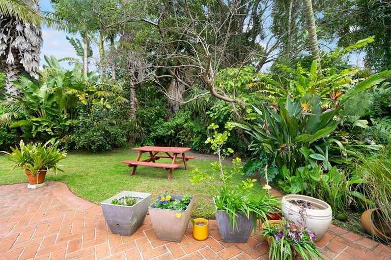 Photo of property in 2/18a Clayburn Road, Glen Eden, Auckland, 0602