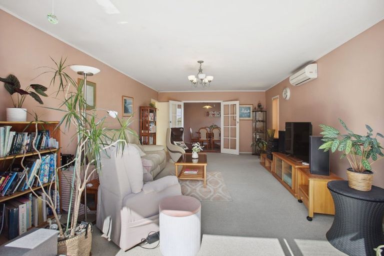 Photo of property in 45 Pigeon Mountain Road, Half Moon Bay, Auckland, 2012