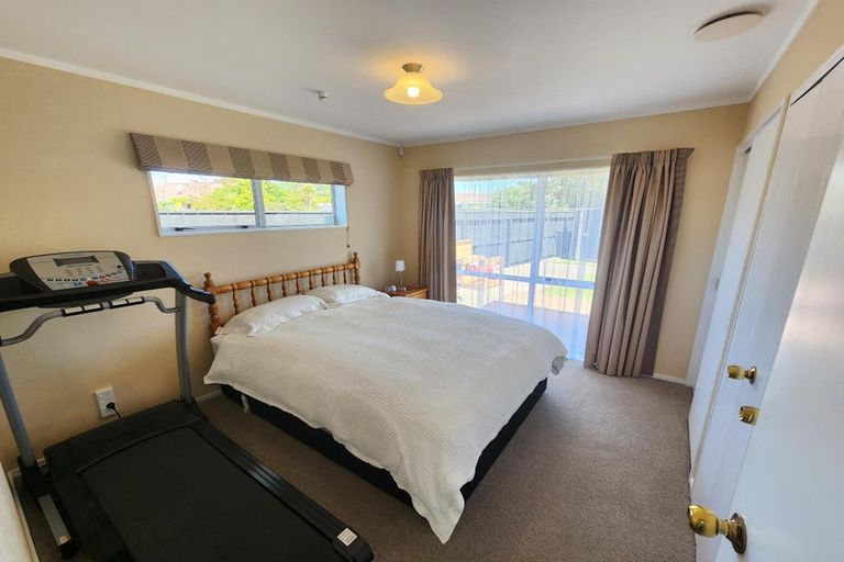 Photo of property in 24 Willowstream Grove, Cloverlea, Palmerston North, 4412