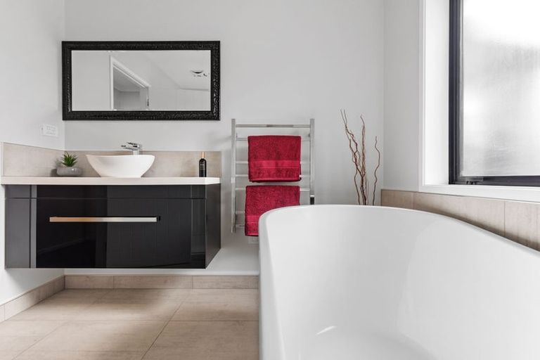 Photo of property in 99 Palm Springs Boulevard, Papamoa Beach, Papamoa, 3118