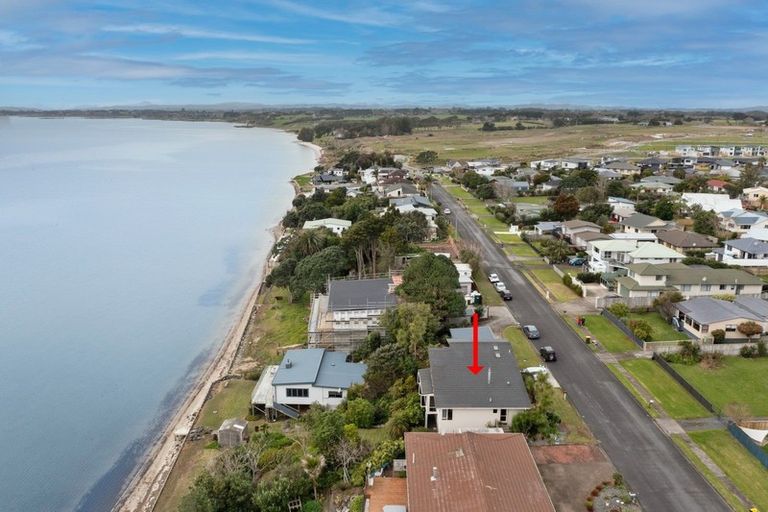 Photo of property in 4 Crispe Road, Clarks Beach, 2122