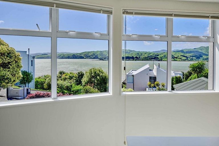 Photo of property in 24 Molyneux Close, Whitby, Porirua, 5024