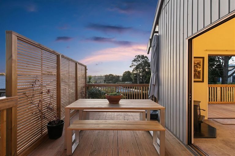 Photo of property in 1/7 Springfield Street, Forrest Hill, Auckland, 0620