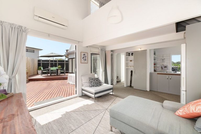 Photo of property in 1a Pacific View Road, Papamoa Beach, Papamoa, 3118