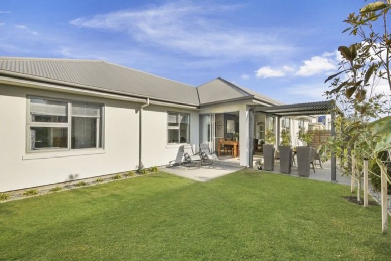 Photo of property in 94 Aston Drive, Waimairi Beach, Christchurch, 8083