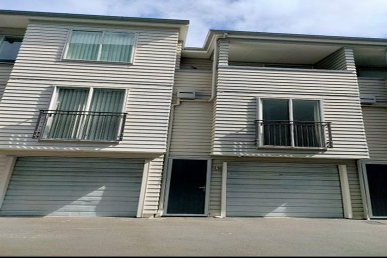 Photo of property in 4 Alloway Street, Westgate, Auckland, 0614