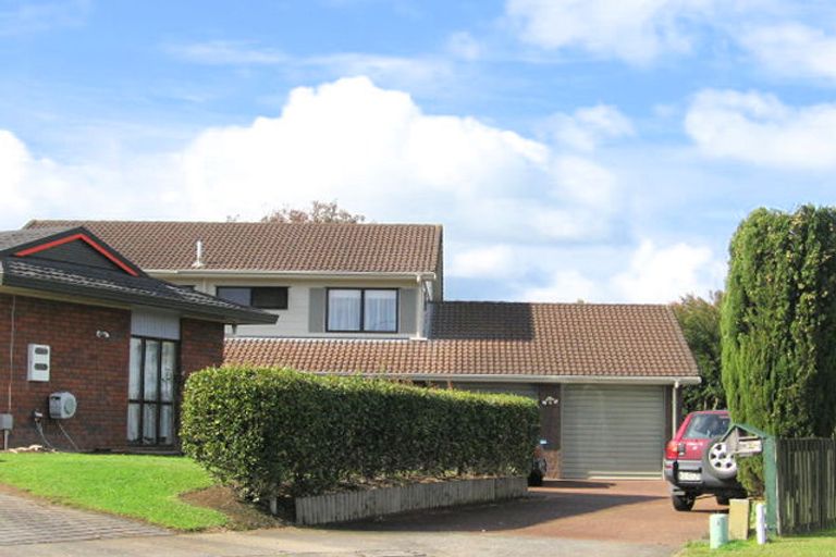 Photo of property in 10 Camira Place, Botany Downs, Auckland, 2010