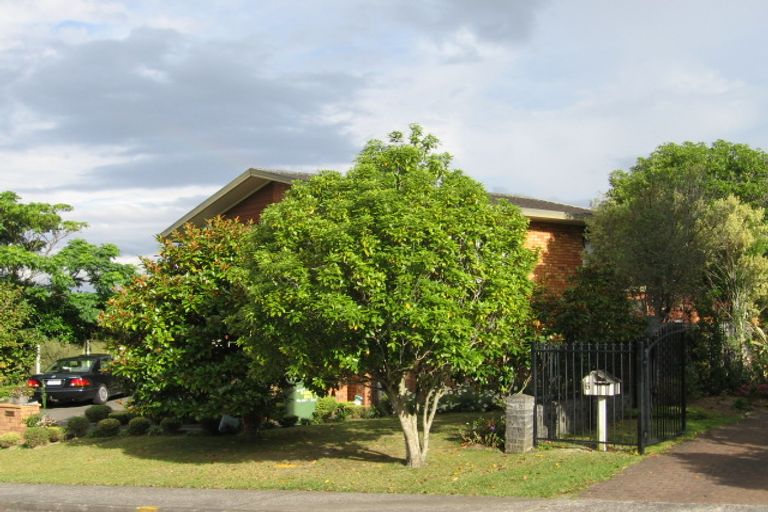 Photo of property in 2 Deanna Drive, West Harbour, Auckland, 0618