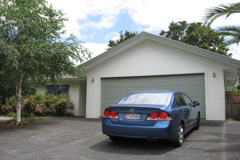 Photo of property in 65 The Glade South, Pukekohe, 2120