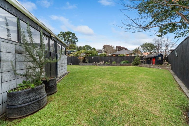 Photo of property in 3a Marchant Place, Westown, New Plymouth, 4310