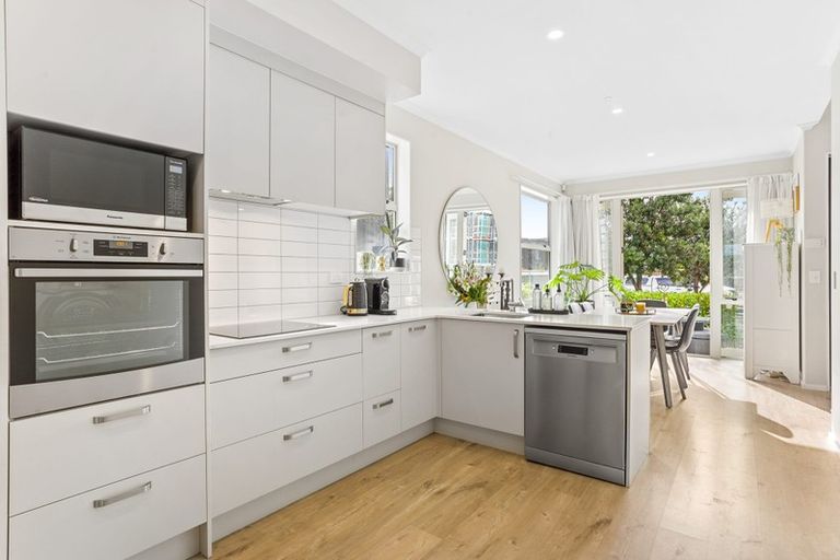 Photo of property in 73 Glidepath Road, Hobsonville, Auckland, 0616