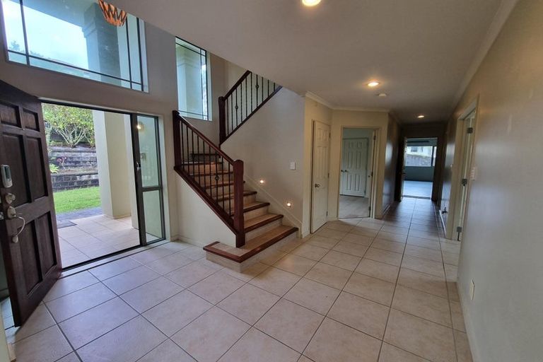 Photo of property in 15 Meteor Place, Schnapper Rock, Auckland, 0632