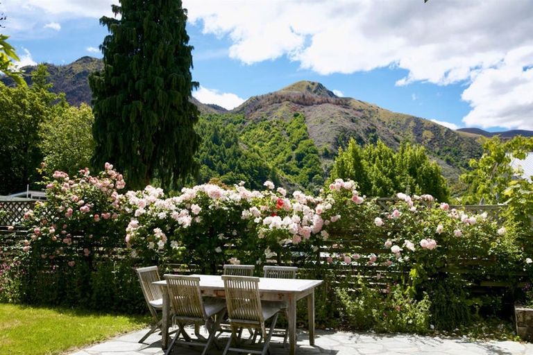 Photo of property in 20 Wiltshire Street, Arrowtown, 9302