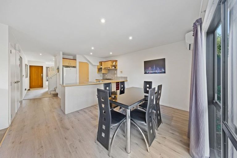 Photo of property in 9 Spalding Rise, Golflands, Auckland, 2013