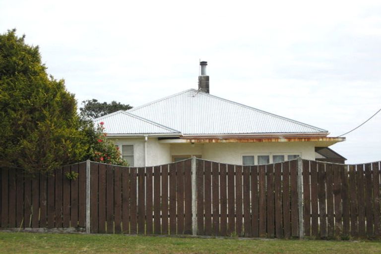 Photo of property in 168 Seaview Road, Westown, New Plymouth, 4310