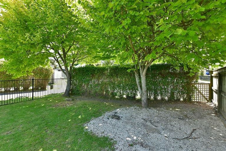 Photo of property in 23 Lillian Place, Orewa, 0931