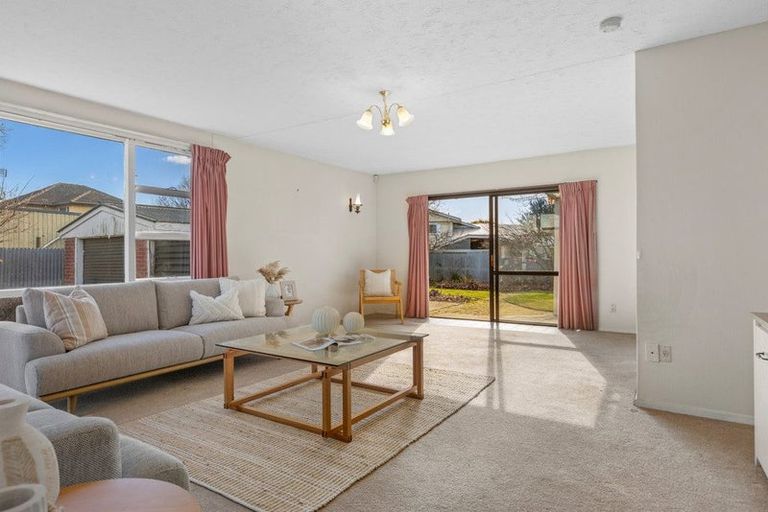 Photo of property in 218 Yaldhurst Road, Avonhead, Christchurch, 8042